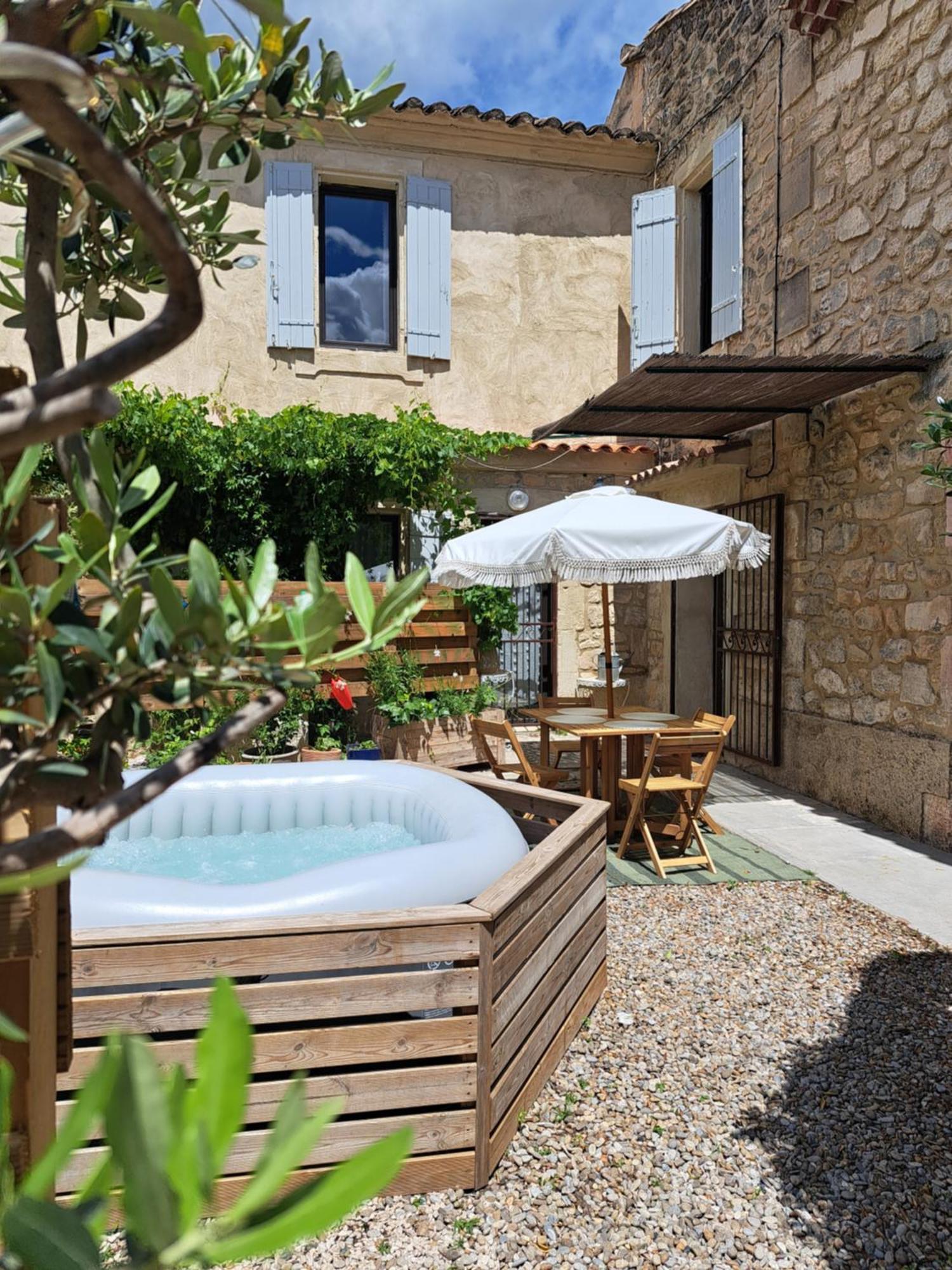 Un Air De Vignes, Jacuzzi, Centre Du Village *